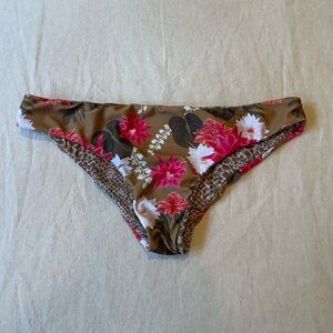 Acacia Makai bottoms